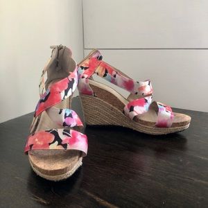ADRIENNE VITTADINI WEDGES